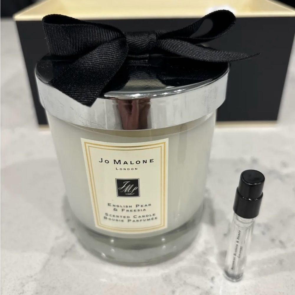 Jo Malone English Pear & Freesia Scented Candle w Nectarine & Honey Sample